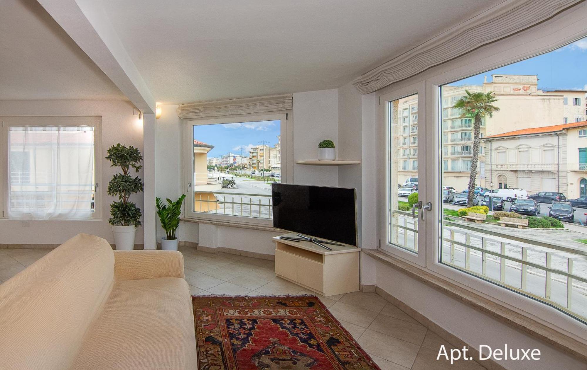 Amamare Apartments فياريجيو المظهر الخارجي الصورة