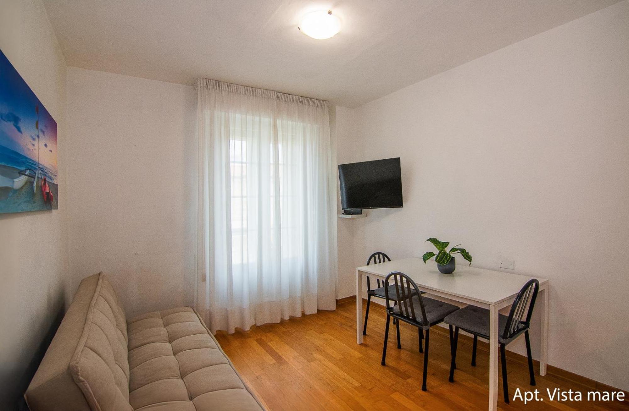 Amamare Apartments فياريجيو المظهر الخارجي الصورة